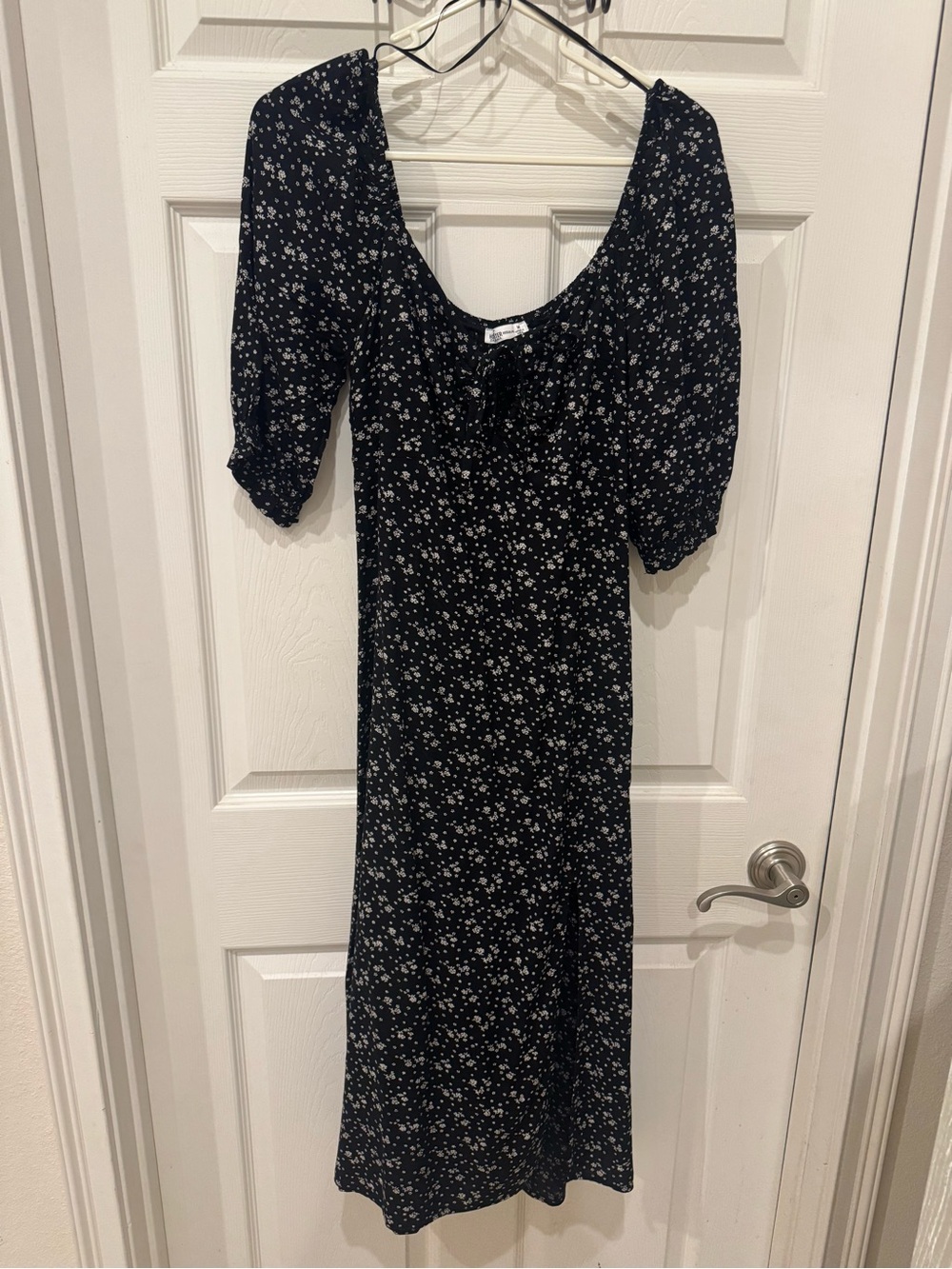 Hollister Black Floral Off Shoulder Bow Tie Front Midi Front Side Slit Dress M